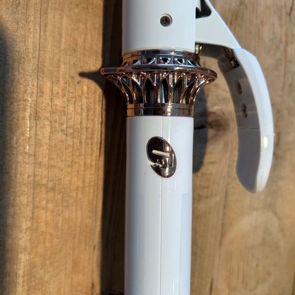 T3 Micro Hair Curling Iron - Picture 8 of 8